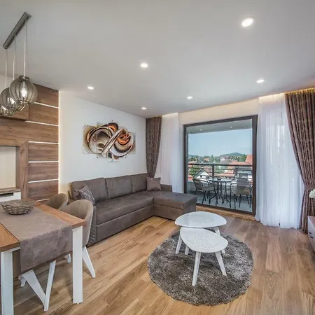 Aparthotel By Bor - Bor Complex